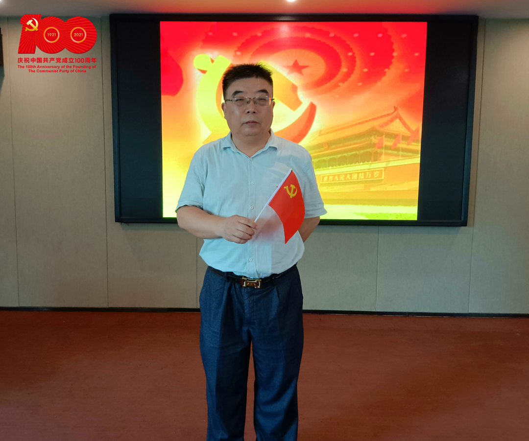 鄧華_副本.jpg 鄧華_副本.jpg